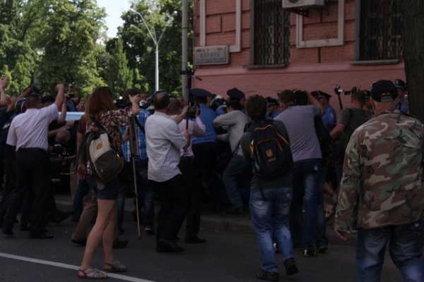У центрі Києва ‒ масова бійка. ФОТО. ВІДЕО