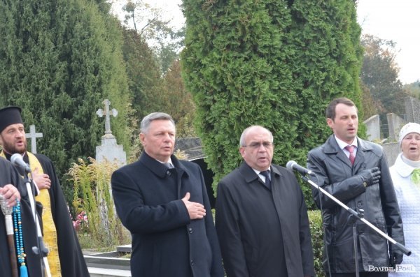 В Гаразджі освятили пам’ятники Героїв, які загинули в АТО. ФОТО