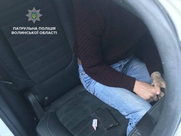 «І вам добре, і мені»: на Волині порушник хотів відкупитися від патрульних. ВІДЕО