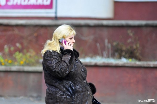 Люди на зупинках. БУДНІ МІСТА