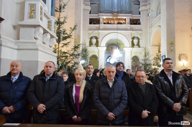 Магія Різдва: у луцькому соборі відбулося урочисте богослужіння. ФОТО