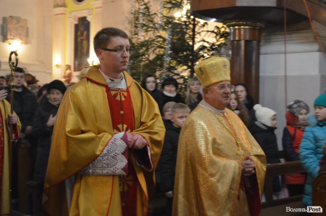 Магія Різдва: у луцькому соборі відбулося урочисте богослужіння. ФОТО
