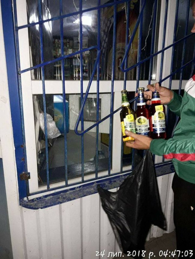 Вночі у Луцьку продавали алкоголь. ФОТО