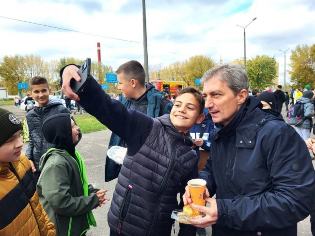 Учні волинської школи зібрали для ЗСУ майже 200 тисяч