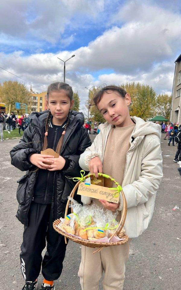 Учні волинської школи зібрали для ЗСУ майже 200 тисяч