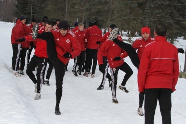 Гравці луцької «Волині» тренувалися в Центральному парку. ФОТО