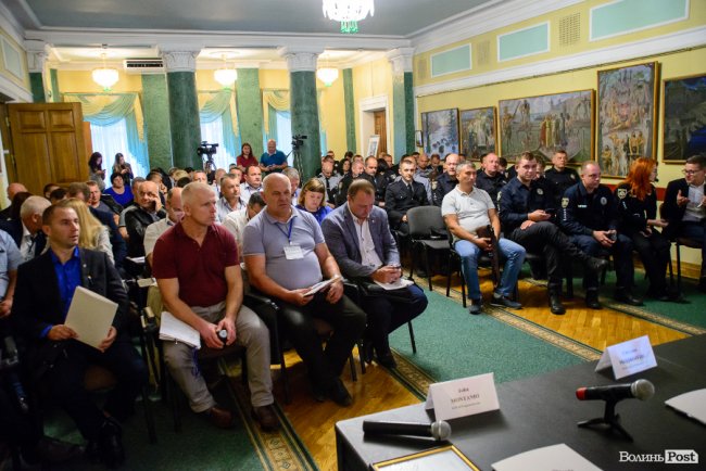 Контроль і попередження: як на Волині запустили проект «Поліцейський офіцер громади». ФОТО