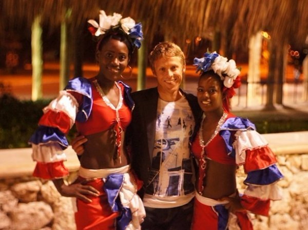 Чоловік об’їздив увесь світ. ФОТО