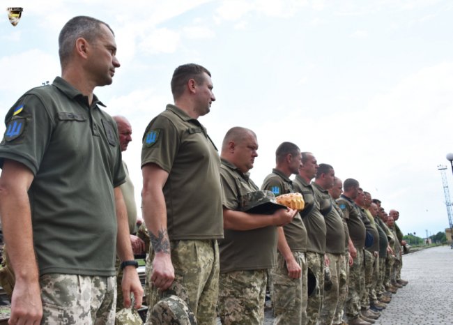 Повернулися додому: у Володимирі-Волинському зустріли військових з передової. ФОТО