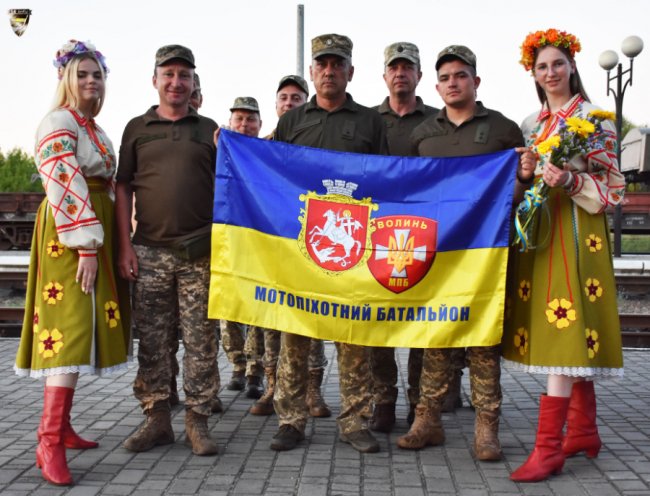 Повернулися додому: у Володимирі-Волинському зустріли військових з передової. ФОТО