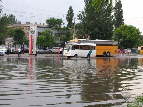 Одесу затоплює три дні поспіль. ФОТО