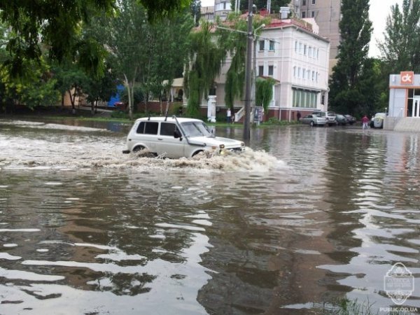 Одесу затоплює три дні поспіль. ФОТО