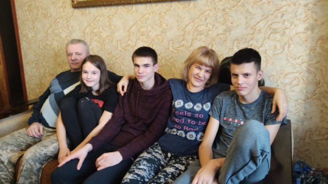 «Діти, народжені серцем»: зворушливі історії двох прийомних сімей з Волині