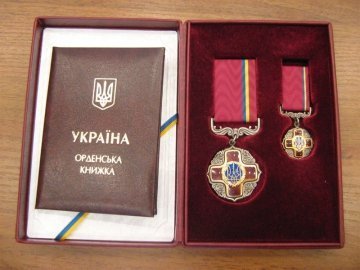 Янукович нагородив волинянина-афганця орденом
