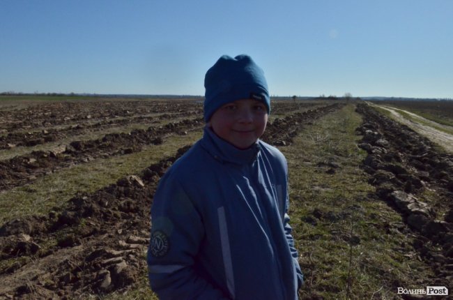 Екологічна акція у Промені, або Як у шквальний вітер народжувався новий ліс. ФОТО