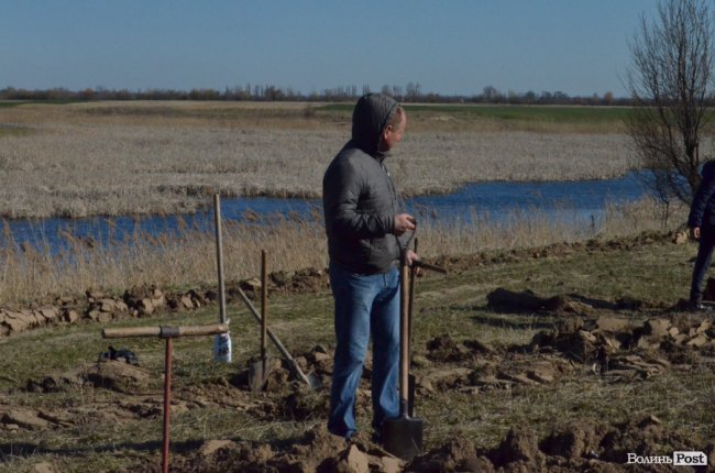 Екологічна акція у Промені, або Як у шквальний вітер народжувався новий ліс. ФОТО