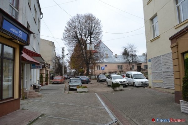 «За стінами» луцької вулиці Лесі Українки. ФОТО