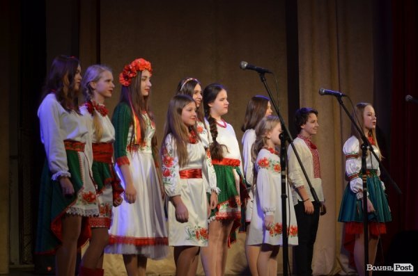 Свято кожному: майже півтисячі маленьких лучан отримали святкові подарунки