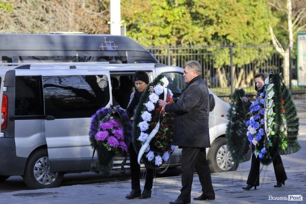 У Луцьку попрощалися з Андрієм Калаханом. ФОТО