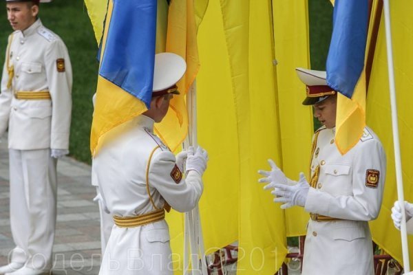 З якими обличчями керівники країни святкували День Незалежності. ФОТО