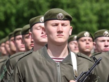 Близько 10-15 тисяч білорусів готові взяти участь у війні проти України, –  Генштаб