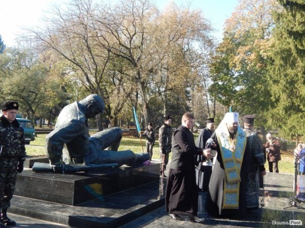 У Луцьку вшанували пам'ять загиблих у Другій світовій. ФОТО