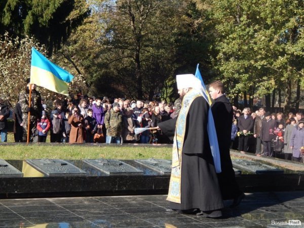 У Луцьку вшанували пам'ять загиблих у Другій світовій. ФОТО