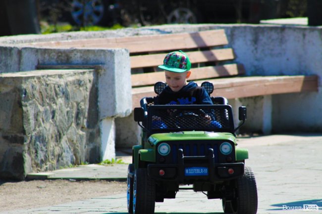 Купальники, морозиво, солодка вата: літній сезон у Луцьку – на старті. ФОТО