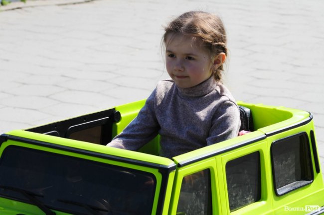 Купальники, морозиво, солодка вата: літній сезон у Луцьку – на старті. ФОТО