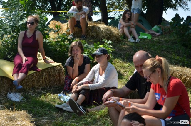 Відомий поет у Луцьку читав вірші про любов та війну. ФОТО