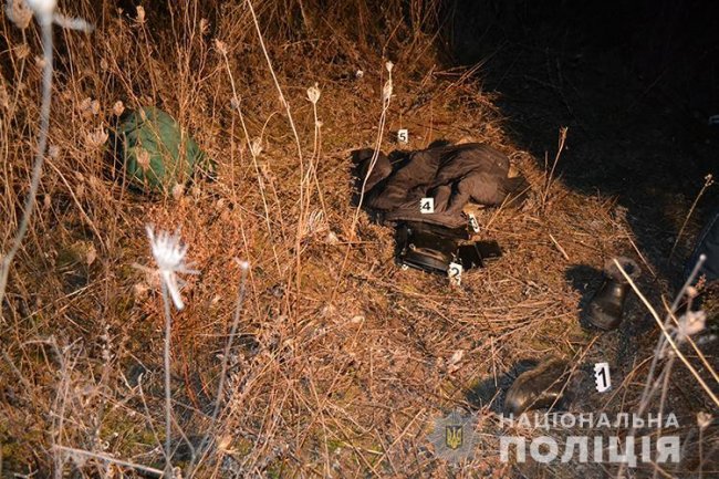Ревнивий чоловік познущався з дружини, закривавлену жінку знайшли в полі