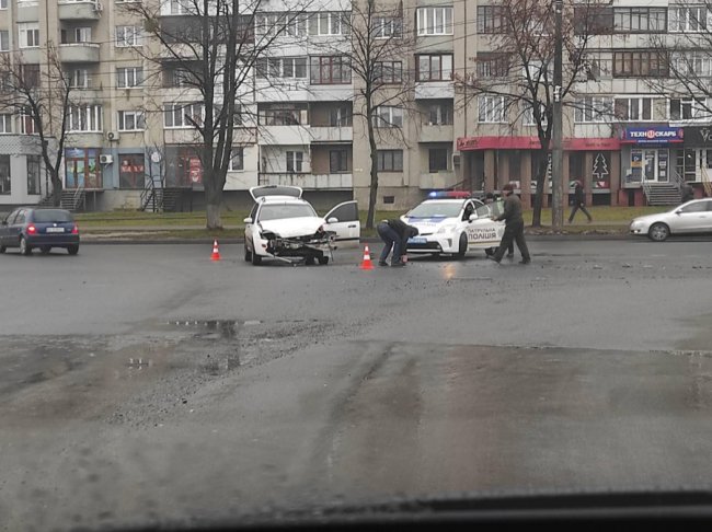 Від удару автомобілі розлетілися дорогою: у Луцьку трапилася ДТП. ОНОВЛЕНО