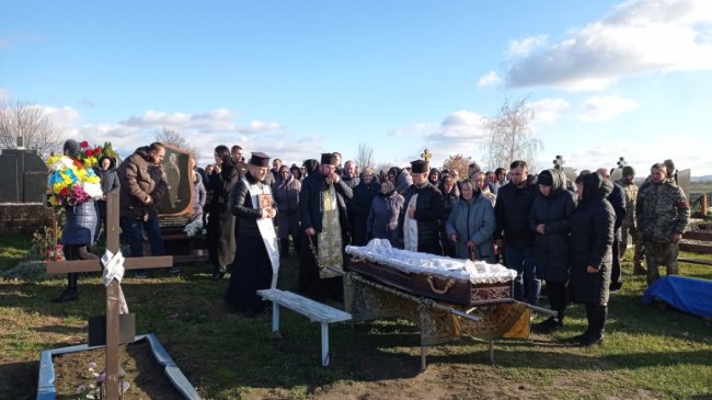 Пішов на війну разом із сином: поховали волинянина Володимира Бориса