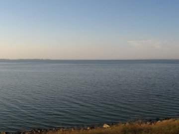 Фірма на Волині примудрилася підпільно побудувати бізнес на водосховищі