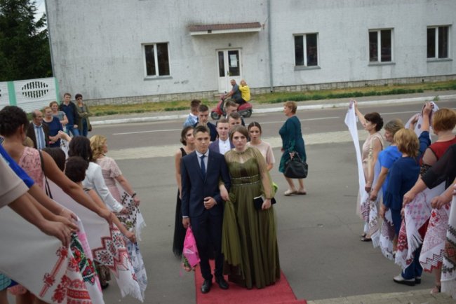 Як відгуляли випускний у Голобах. ФОТО