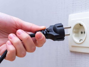 Волинян просять допомогти у відновленні електроенергії