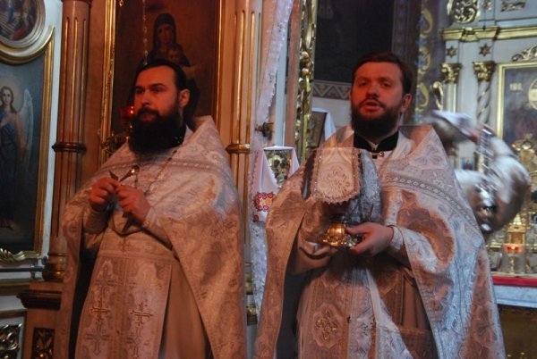 У луцькій церкві святять воду. ФОТО