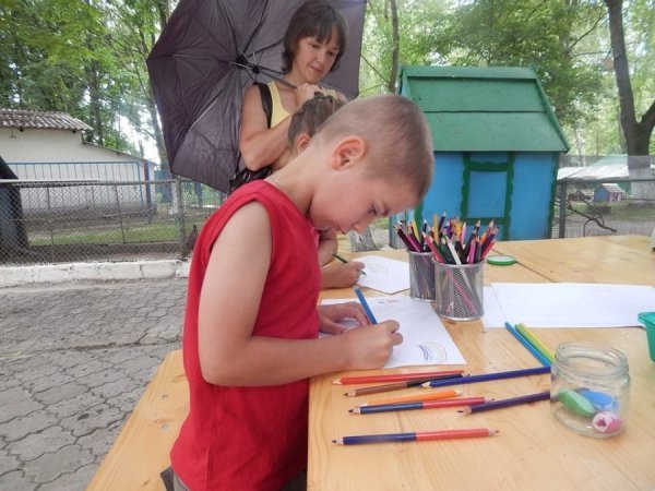 У Луцьку написали листи військовим у зону АТО. ФОТО