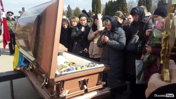 В Луцьку попрощалися з Героєм Романом Луцюком. ФОТО. ОНОВЛЮЄТЬСЯ