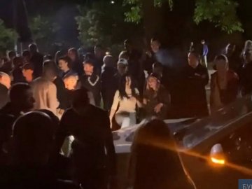У Володимирі відкриття дискотеки закінчилося масовим дебошем молоді.ВІДЕО
