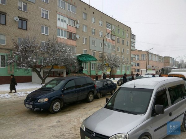 Аварія у Нововолинську: «Славута» врізалася у Chrysler