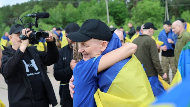 Україна звільнила з полону групу важкохворих захисників: один з воїнів повернувся у свій день народження