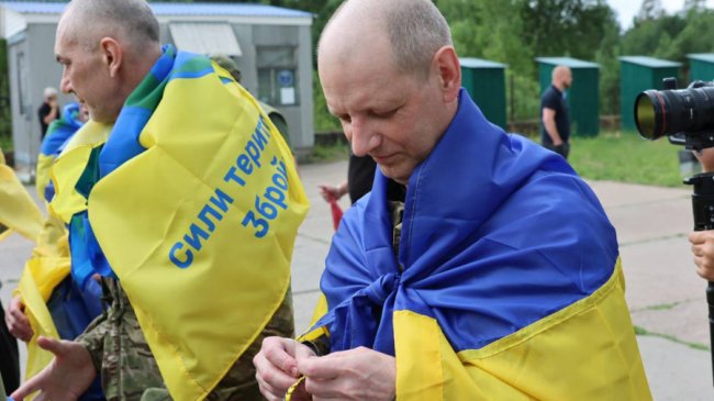 Україна звільнила з полону групу важкохворих захисників: один з воїнів повернувся у свій день народження