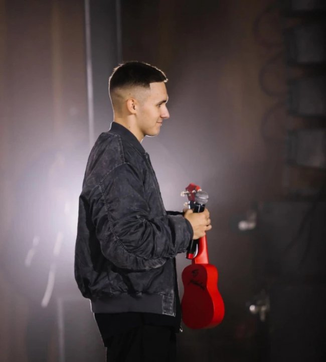 18-річний співак з Волині зібрав на ЗСУ майже 2,5 мільйона гривень