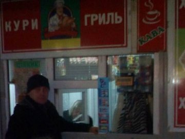 Луцький кіоск попався на продажі «забороненого» алкоголю