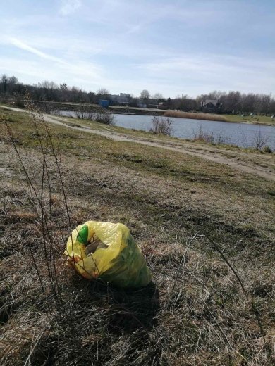 У Нововолинську рибалки прибрали територію водосховища
