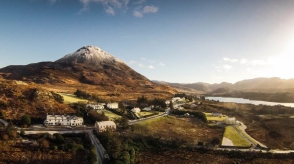 Село Дунлеві, Ірландія