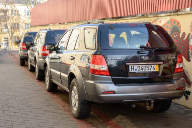 Луцькрада передала 3 позашляховики військовим на Бахмутський напрямок. ФОТО