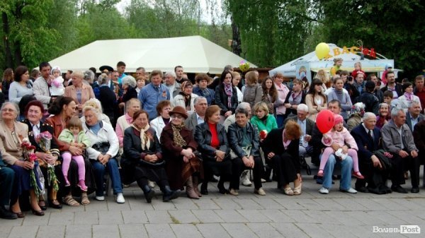 Як у Луцьку їли кашу і співали фронтових пісень