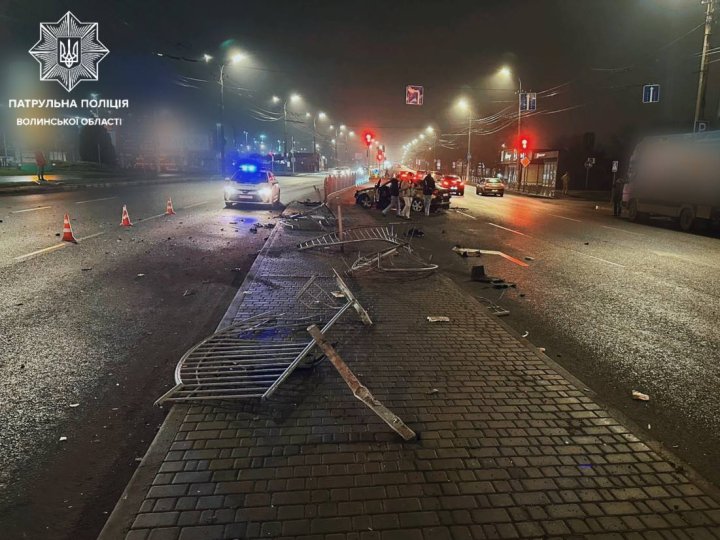 У Луцьку п'яний водій скоїв аварію та втік з місця події